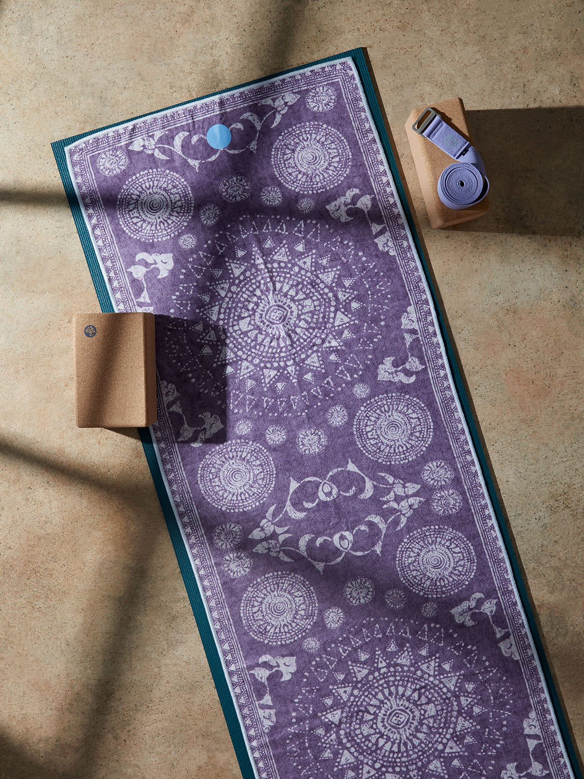 Manduka Yogitoes® Geija Purple Yoga Mat Havlusu