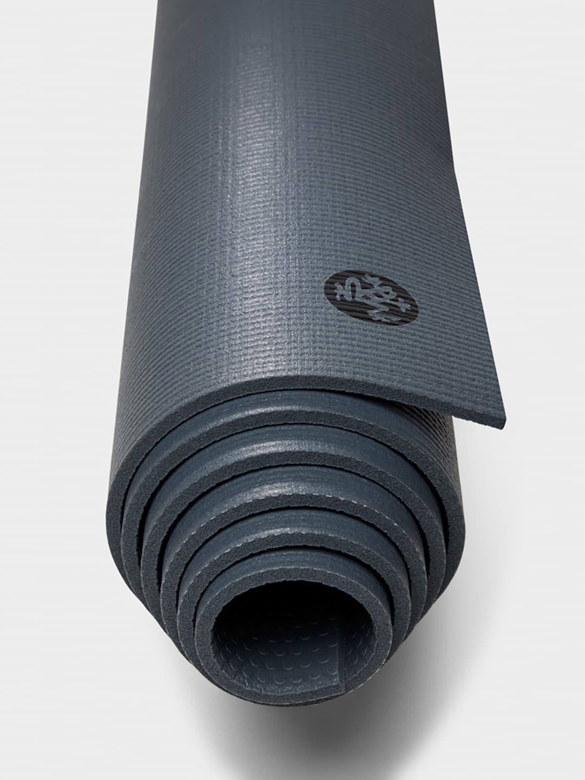 Manduka PRO™ Mat Black Thunder 6mm Yoga Matı