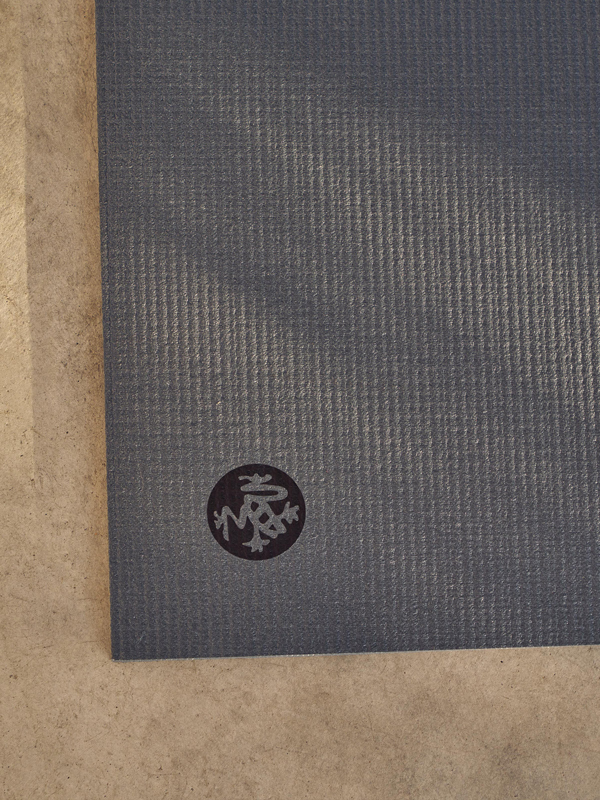 Manduka PRO™ Mat Black Thunder 6mm Yoga Matı